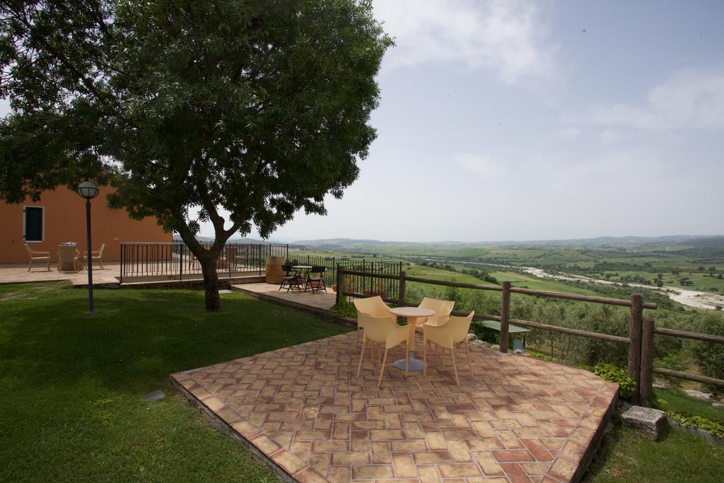 Bio Agriturismo Il Torrione Saturnia Exterior foto